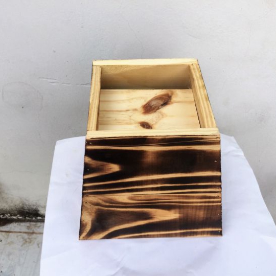 HỘP VÂN ĐEN HÌNH THANG NGƯỢC