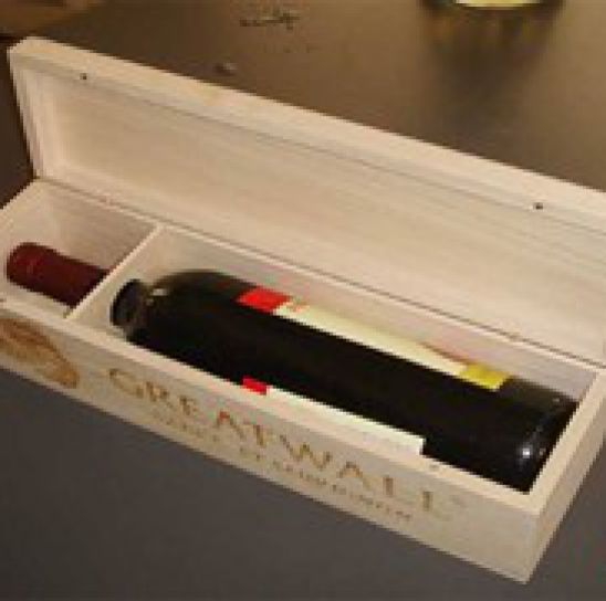 HỘP RƯỢU CHỐT NAM CHÂM